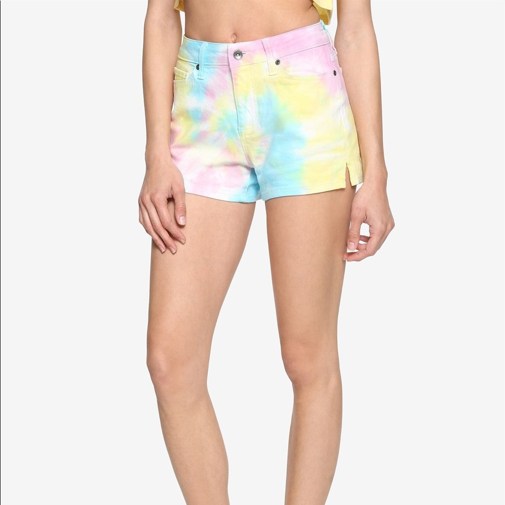 NWT Hot Topic High Rise Shorts